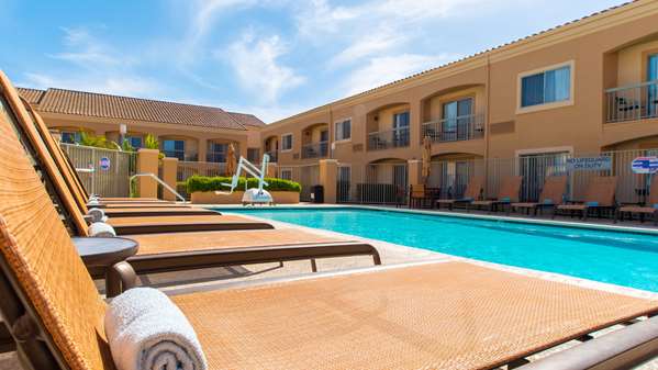 Pool - Sonesta Select Hotel Camarillo