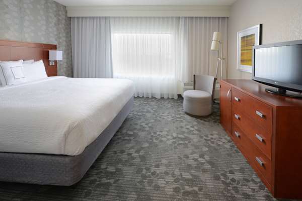 Suite - Sonesta Select Hotel Central Expressway Dallas