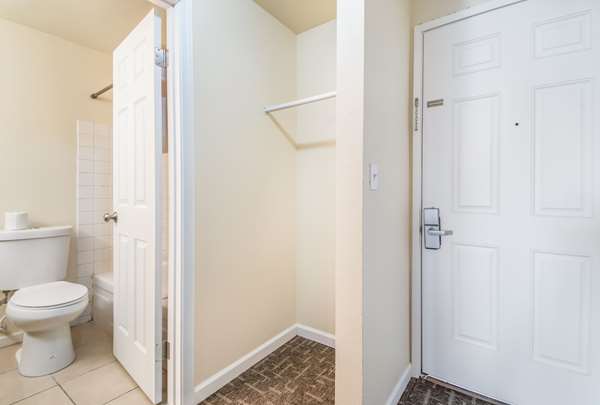  - Rodeway Inn Yakima - I-82, Exit 31