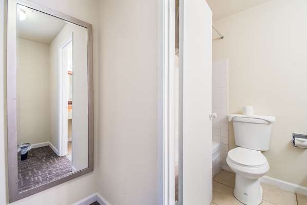  - Rodeway Inn Yakima - I-82, Exit 31