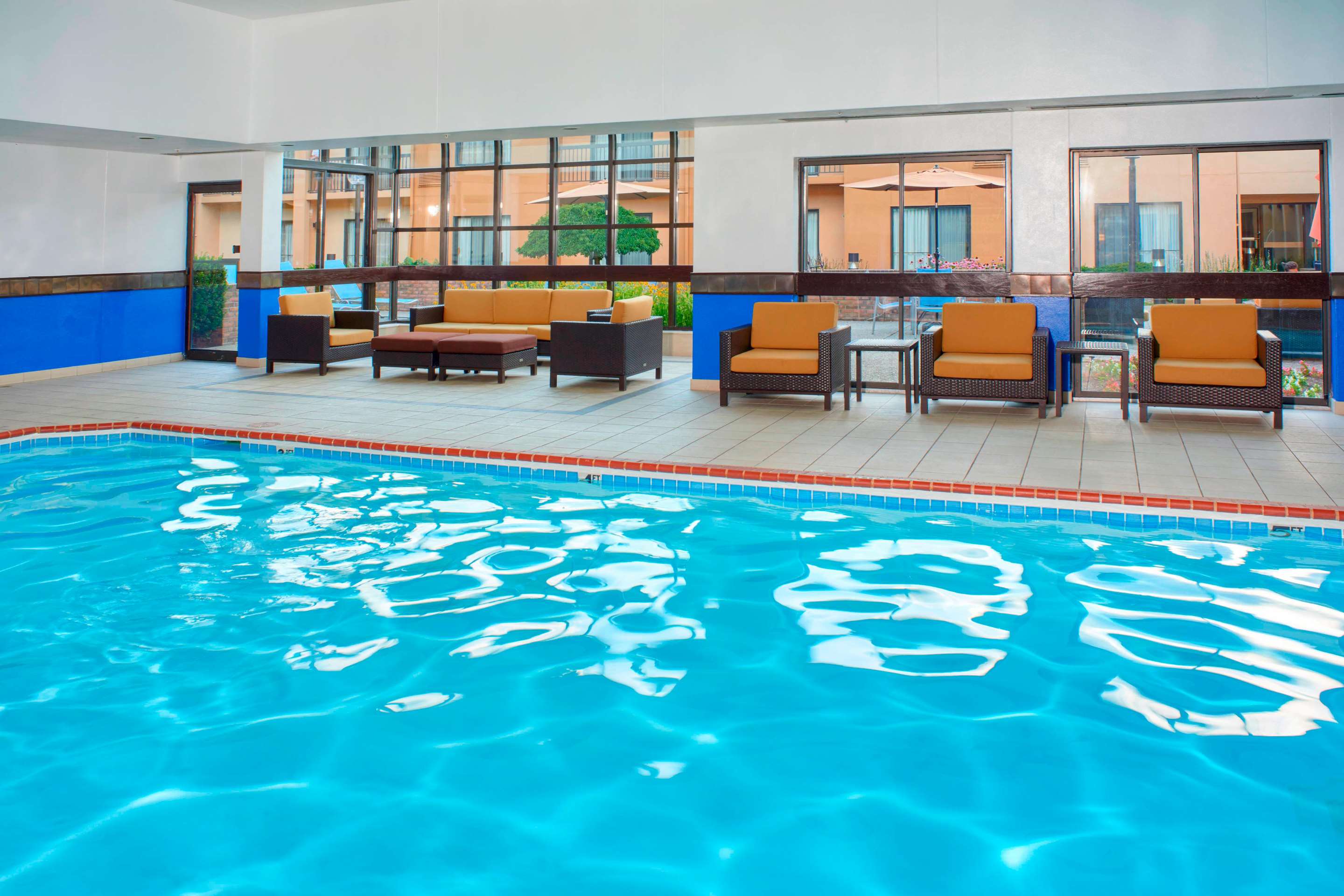 Indoor pool | Sonesta Select Detroit Auburn Hills