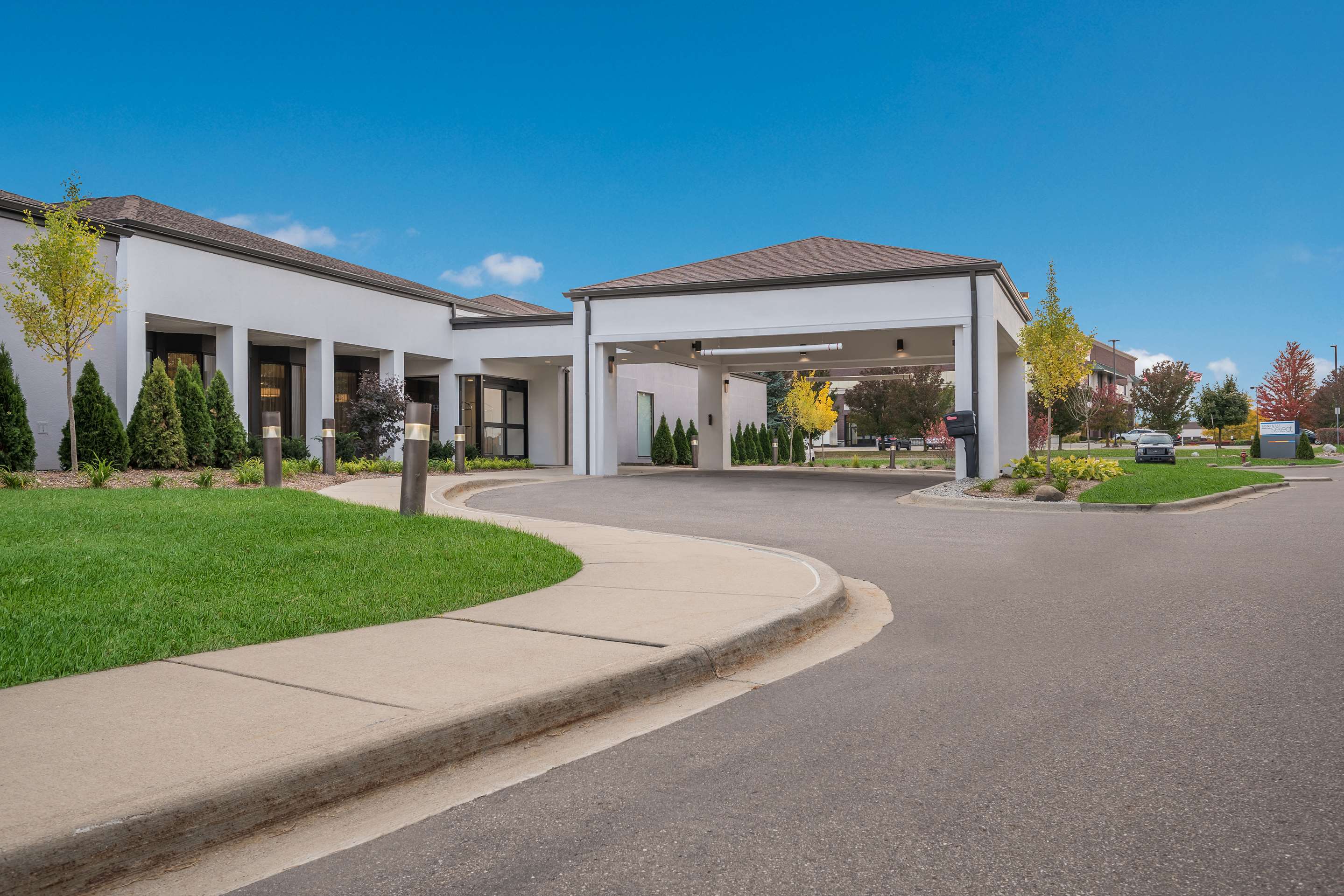 Exterior Daytime | Sonesta Select Detroit Auburn Hills