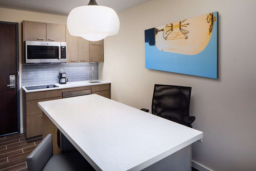 HYATT HOUSE TALLAHASSEE CAPITOL UNI-guestroom-Guest Room,Guest Room Amenity,Kitchen/Kitchenette,On-Site.jpg