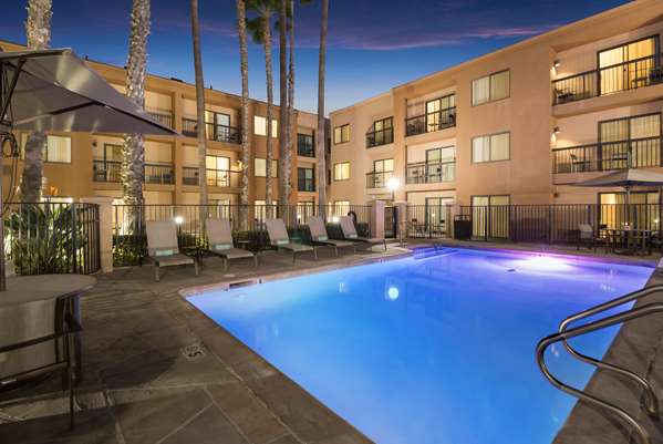 Pool - Sonesta Select Hotel Fountain Valley - I-405, Exit 14