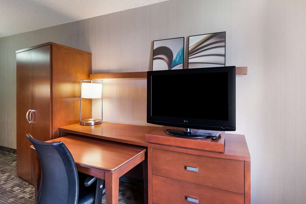 Sonesta Select Huntington-guestroom-Guest Room,Guest Room Amenity,On-Site.jpg