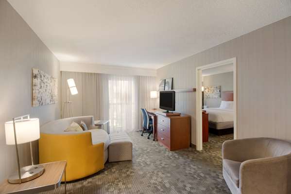 Suite - Sonesta Select Hotel Fountain Valley - I-405, Exit 14