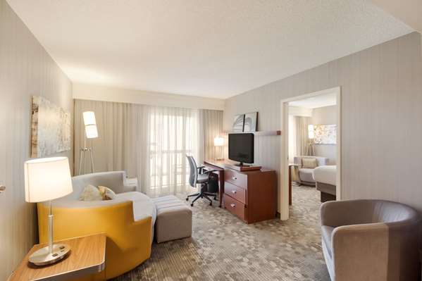 Suite - Sonesta Select Hotel Fountain Valley - I-405, Exit 14