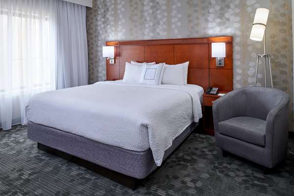 Suite - Sonesta Select Hotel Indianapolis