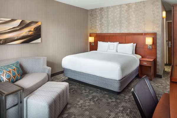 - Sonesta Select Hotel Laguna Hills - I-5, Exit 92