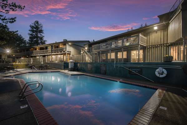 Pool - Best Western Portland West Beaverton Hotel