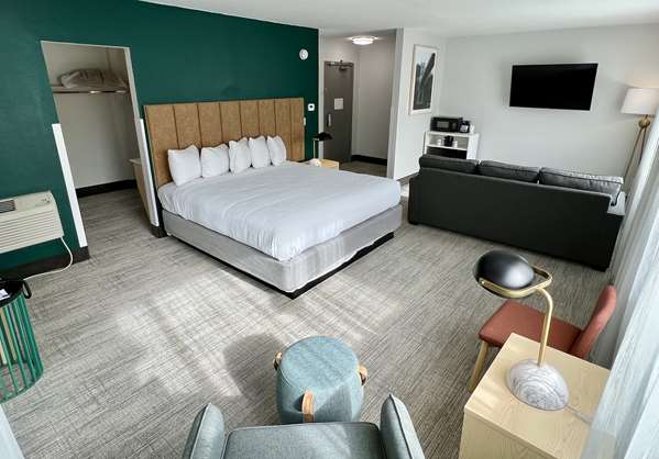 Suite - Best Western Portland West Beaverton Hotel