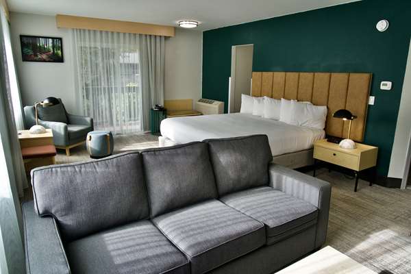 Suite - Best Western Portland West Beaverton Hotel