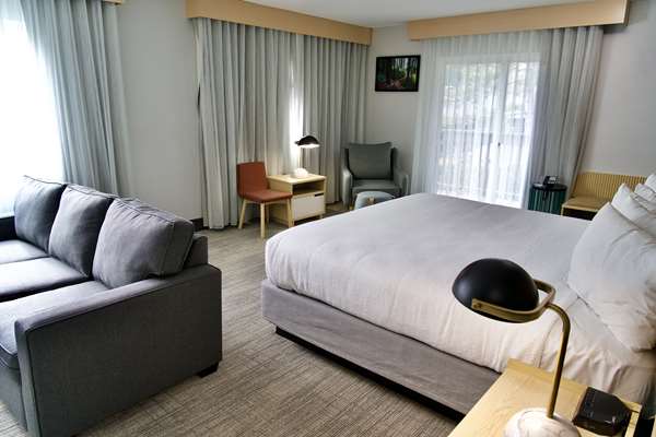 Suite - Best Western Portland West Beaverton Hotel