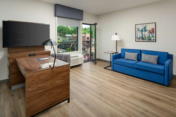  - Hampton Inn Blue Ridge