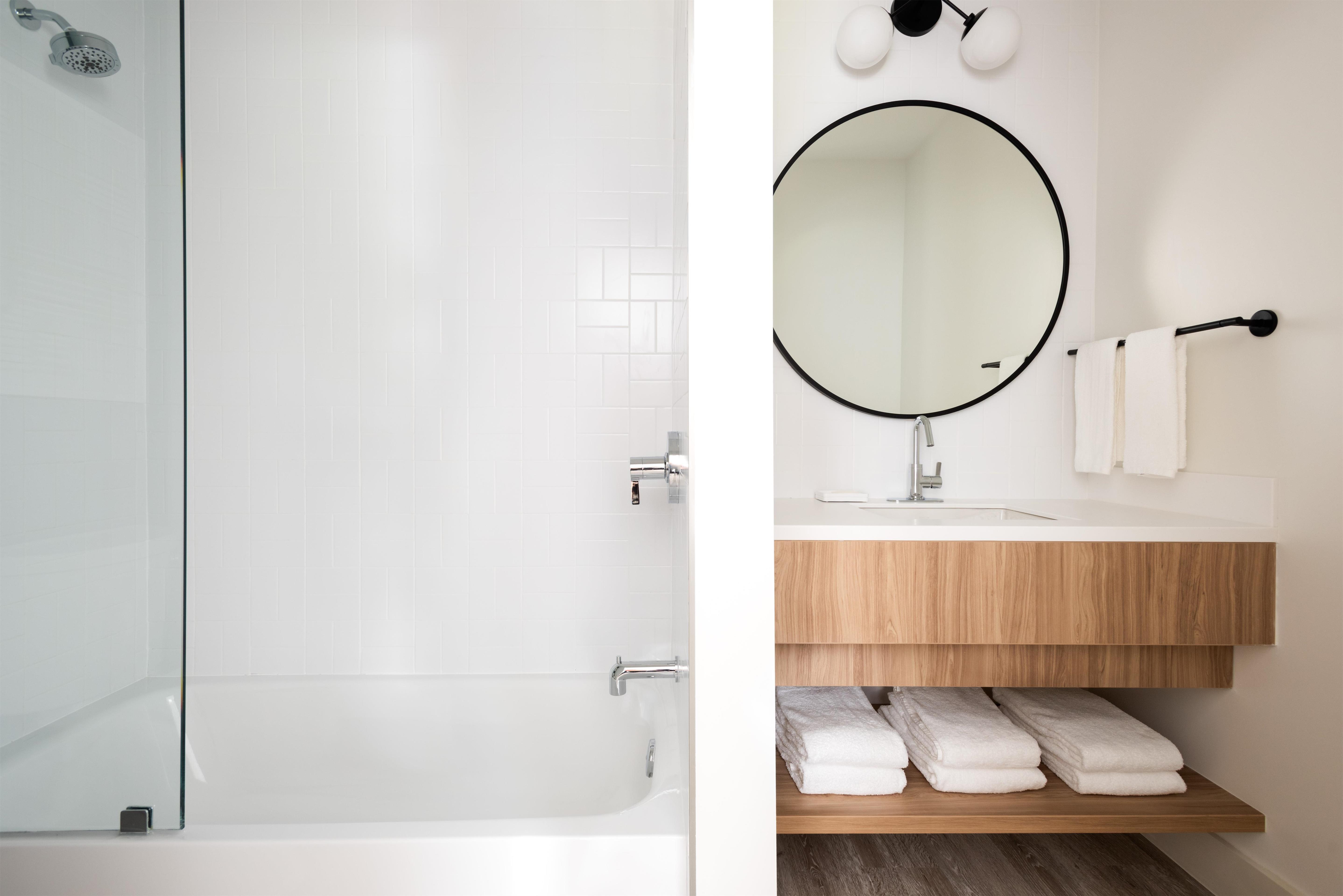 Hampton by Hilton Grand Cayman Room Type - TWO BEDRM STE 1QN 1QN BED