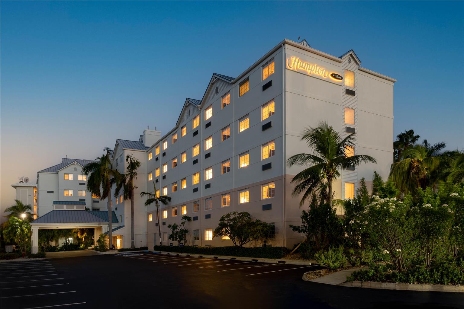 Hampton by Hilton Grand Cayman