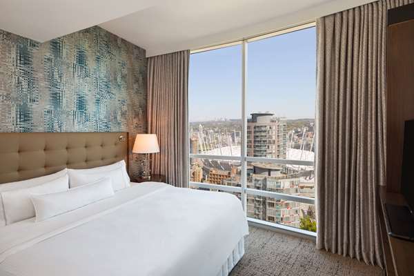  - Hilton Hotel Downtown Vancouver