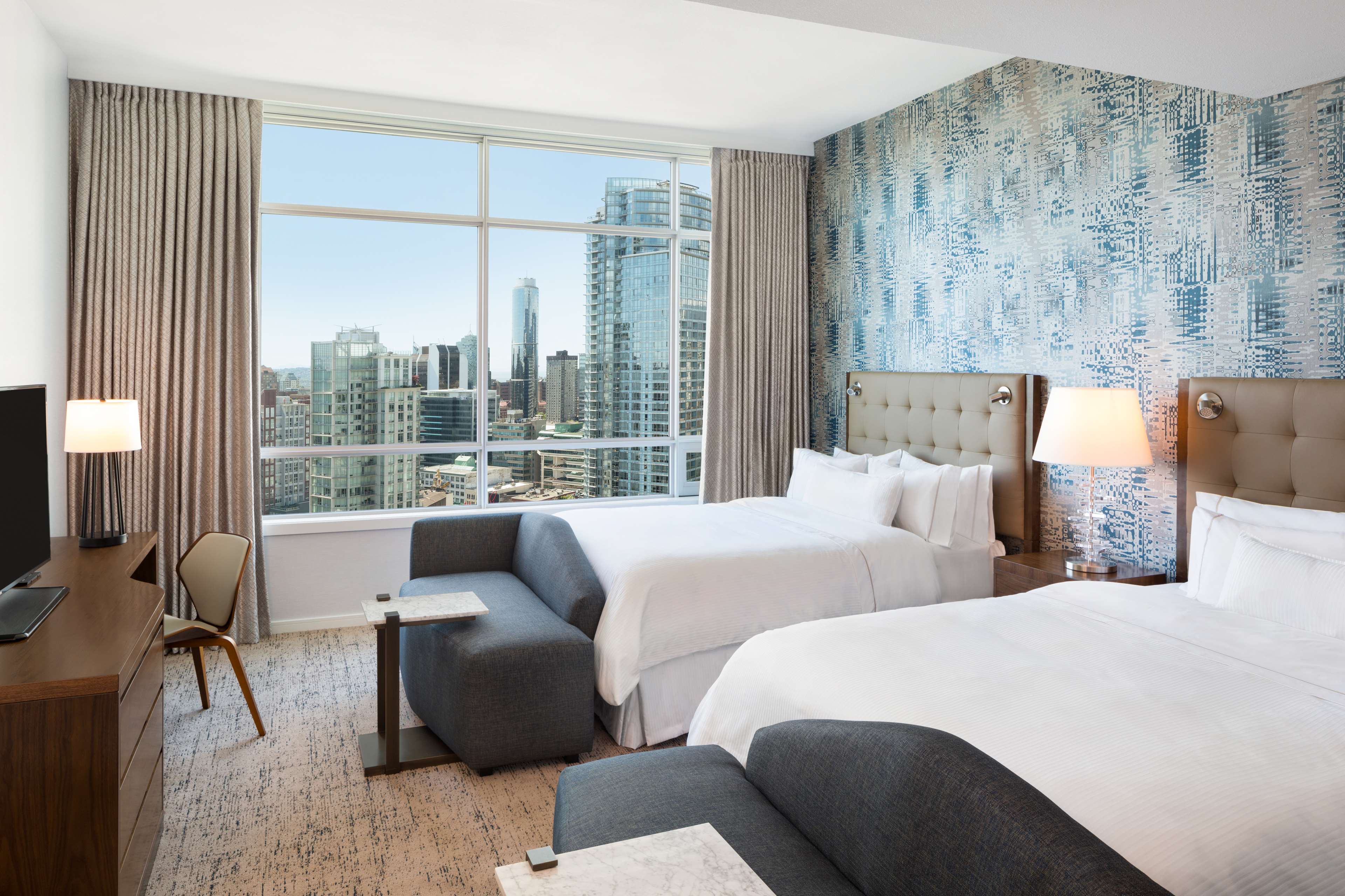 Hilton Vancouver Downtown Room Type - 2 QUEENS CITY VIEW