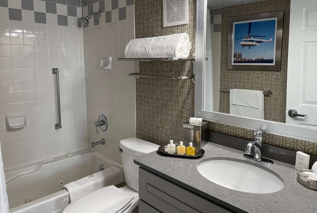 THE AMERICUS HOTEL, TRADEMARK COLLE-guestroom-Guest Room,Bathroom,On-Site.jpg
