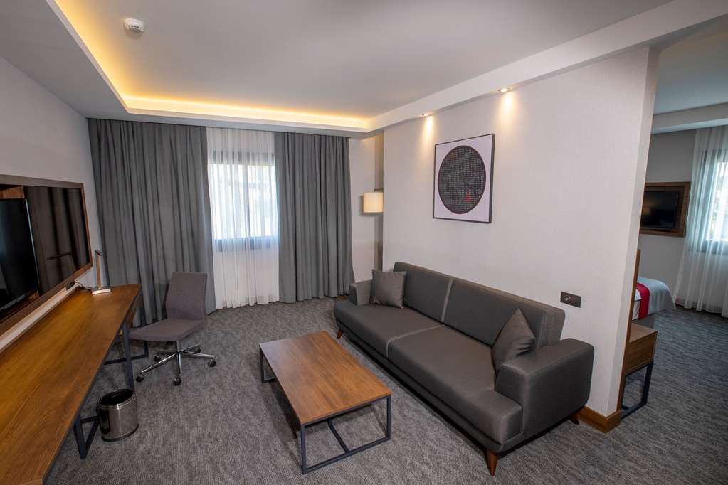 Ramada by Wyndham Izmir Aliaga - Tap to explore photos