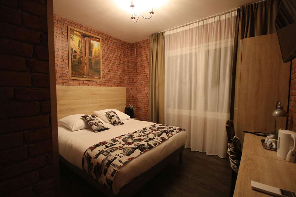 THE ORIGINALS BOUTIQUE LAKESIDE-guestroom-Guest Room,On-Site.jpg