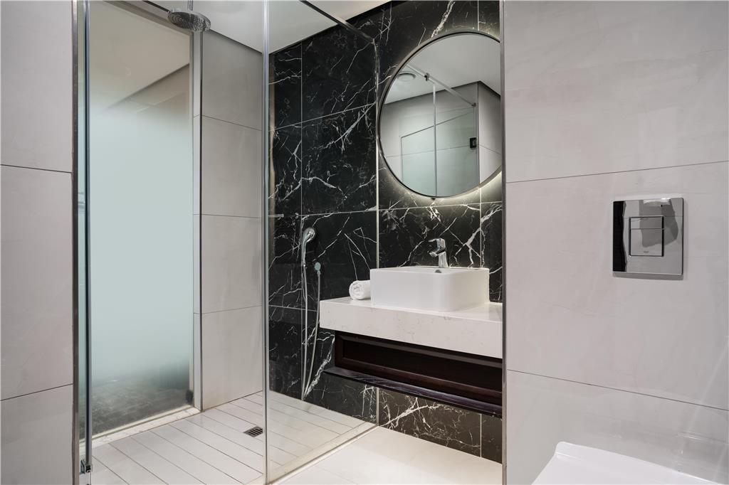PREMIER SPLENDID INN UMHLANGA-guestroom-Guest Room,Bathroom,On-Site.jpg
