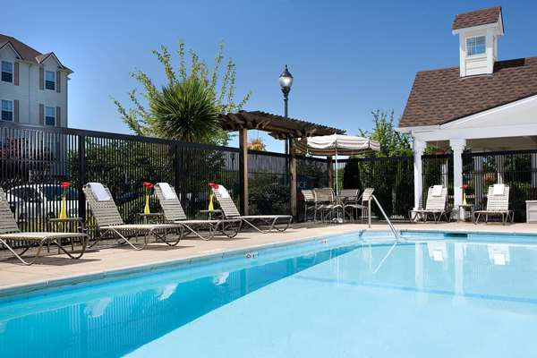 Pool - Sonesta Simply Suites Renton