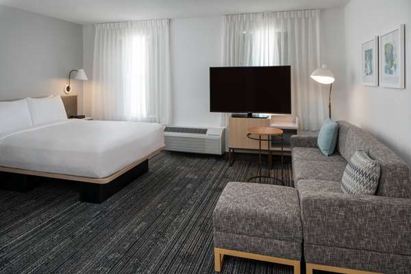 Suite - Sonesta Simply Suites Falls Church