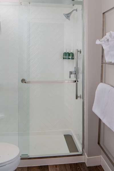 Suite - Sonesta Simply Suites Falls Church