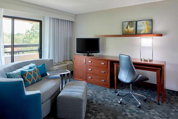 Suite - Sonesta Select Hotel Raleigh Airport Morrisville - I-40, Exit 284