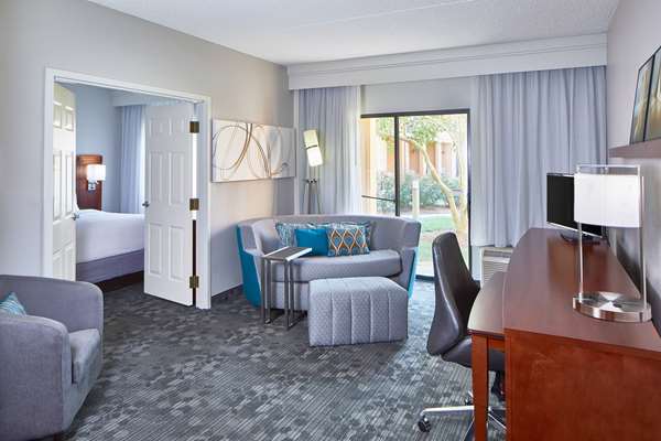 Suite - Sonesta Select Hotel Raleigh Airport Morrisville - I-40, Exit 284