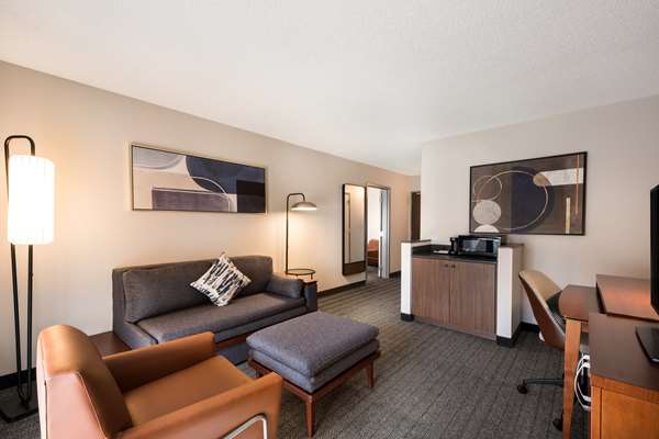Suite - Sonesta Select Hotel Airport San Jose