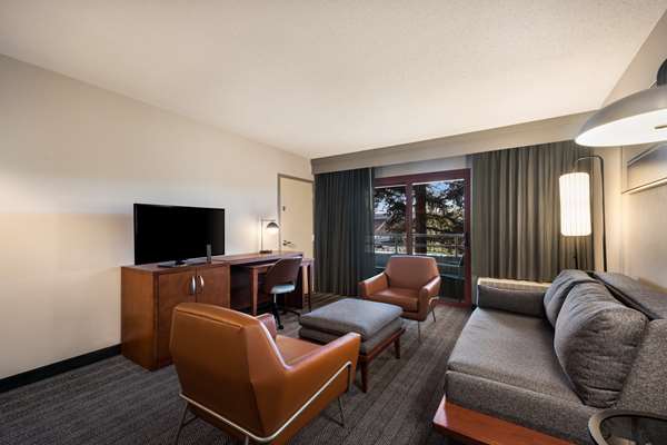 Suite - Sonesta Select Hotel Airport San Jose