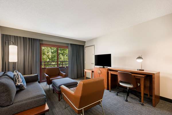 Suite - Sonesta Select Hotel Airport San Jose