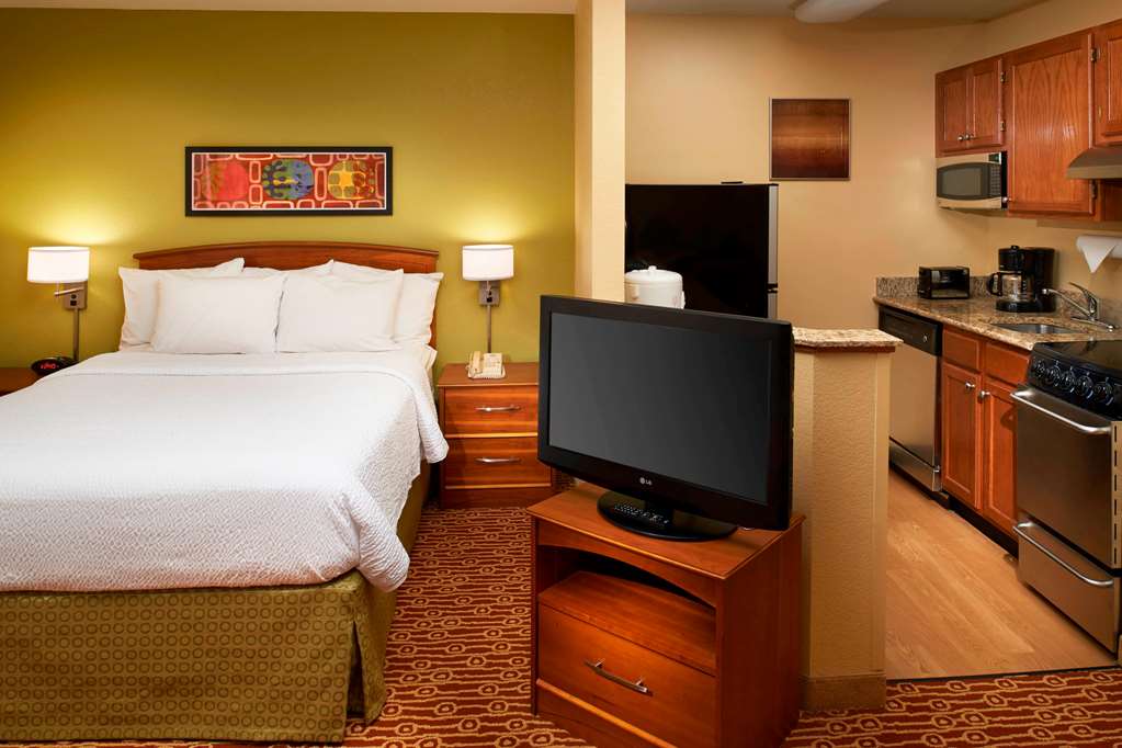 SONESTA SIMPLY SUITES NOVI-guestroom-Guest Room,Suite,On-Site.jpg