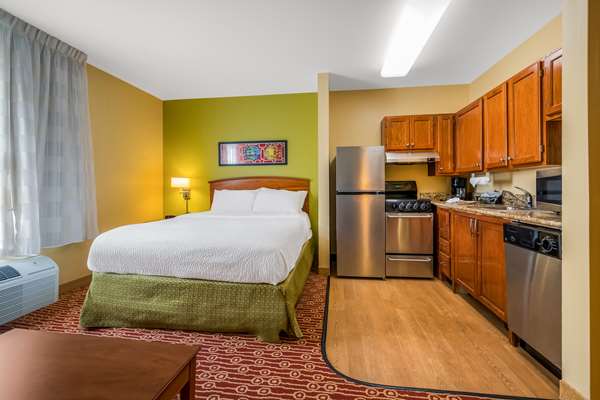 Suite - Sonesta Simply Suites Novi - I-96, Exit 162