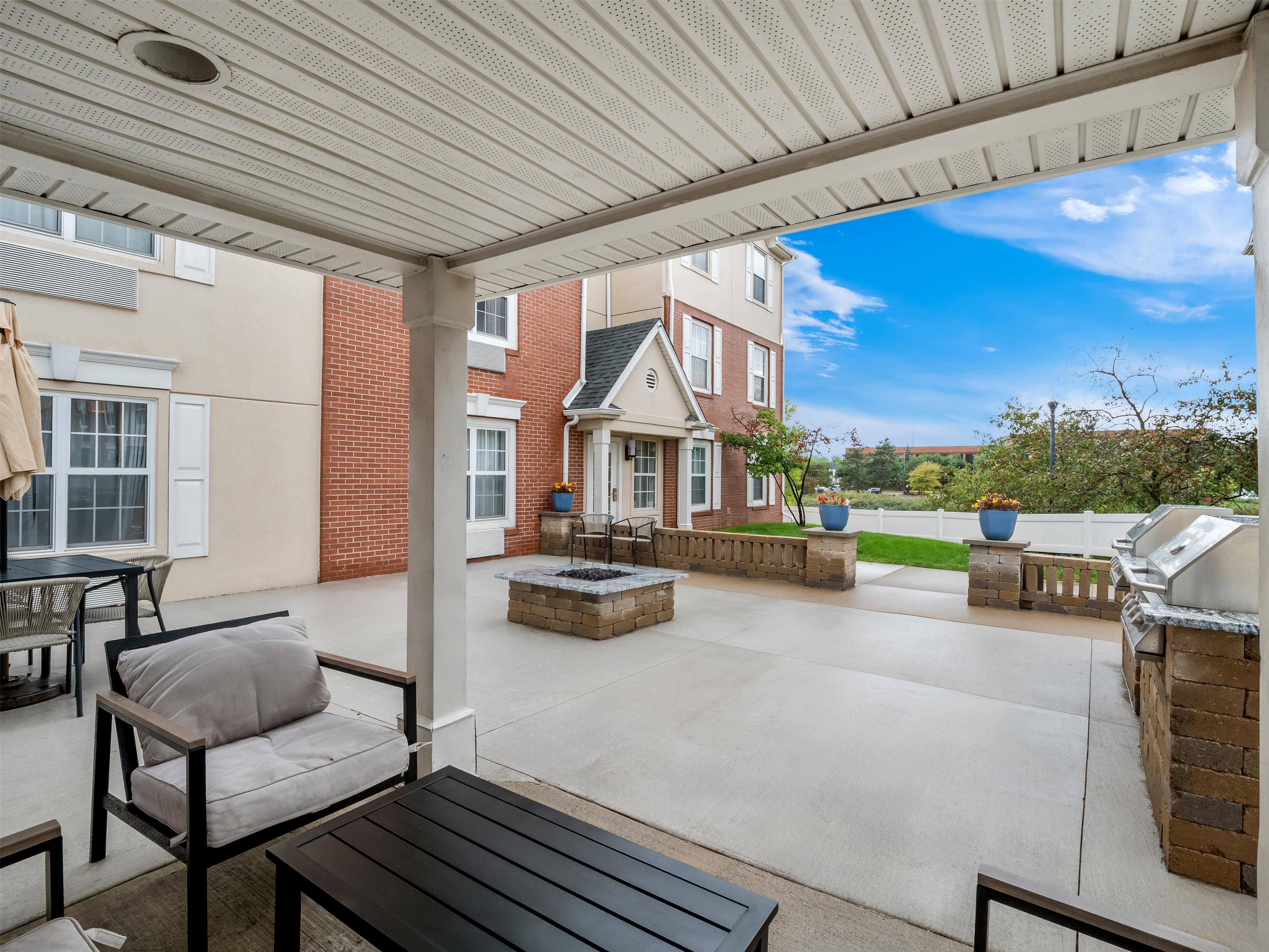 Exterior - Patio | Sonesta Simply Suites Detroit Novi