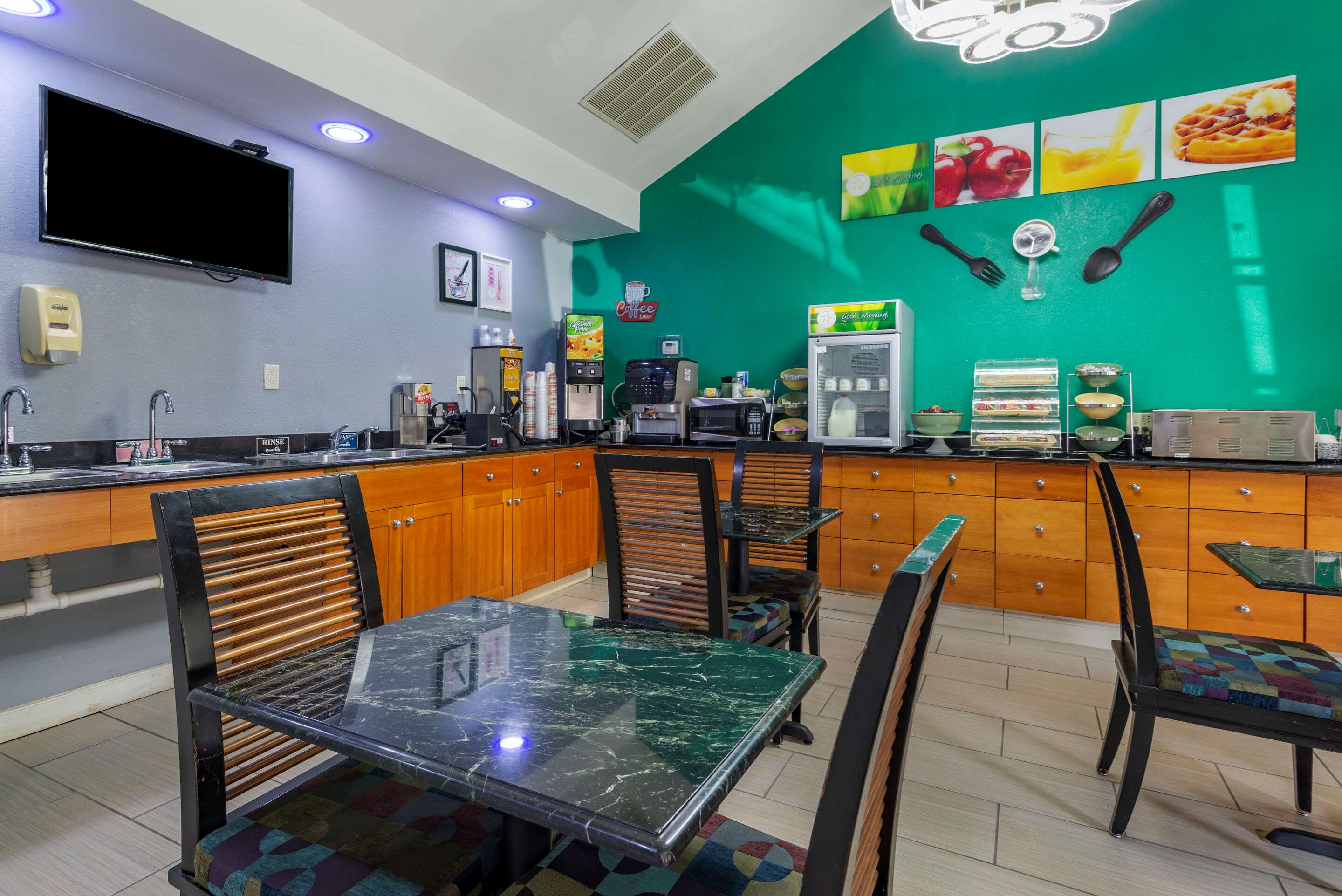 Breakfast area