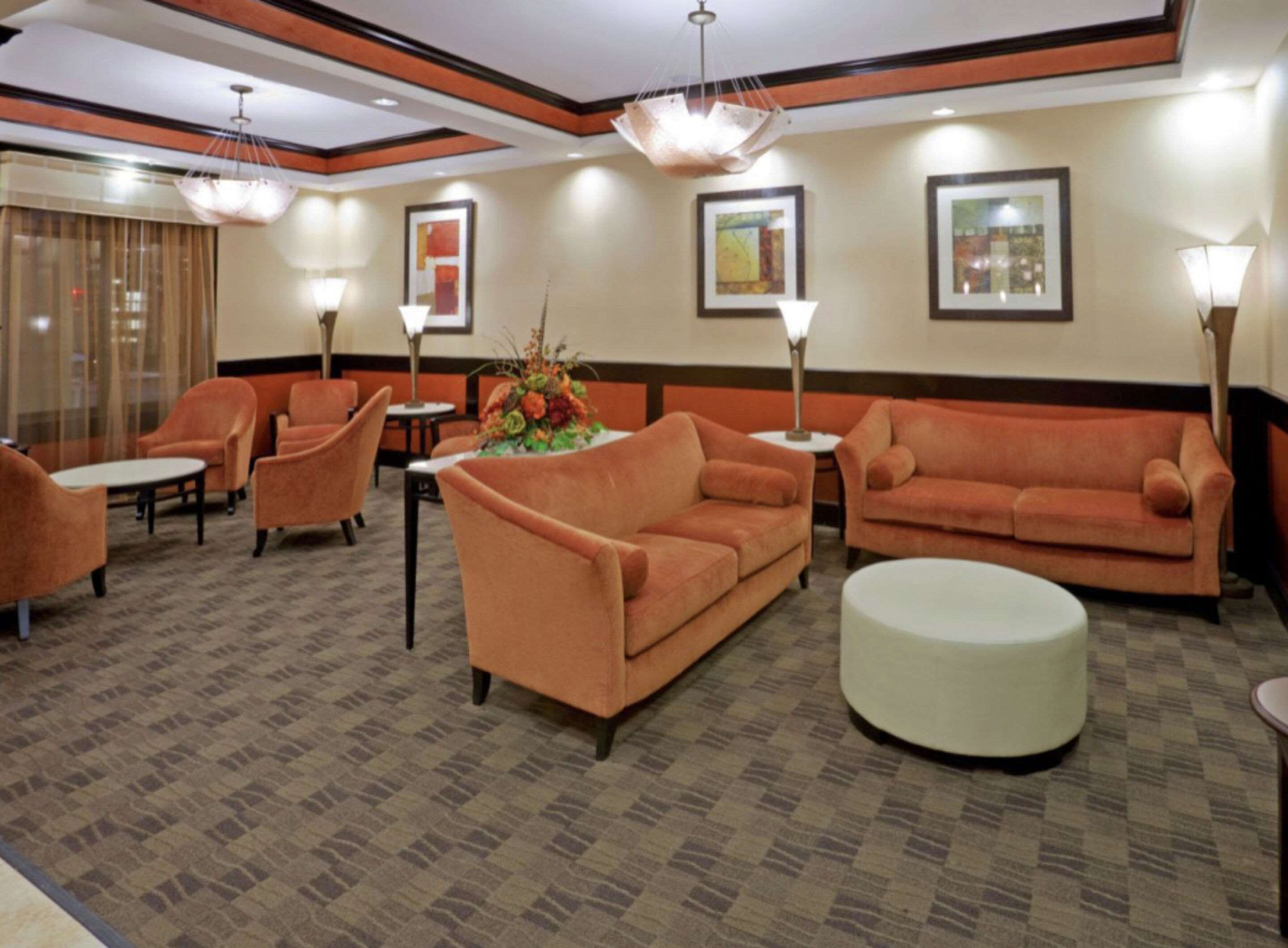 Hotel lobby | Comfort Inn & Suites Dallas Medical - Market Center