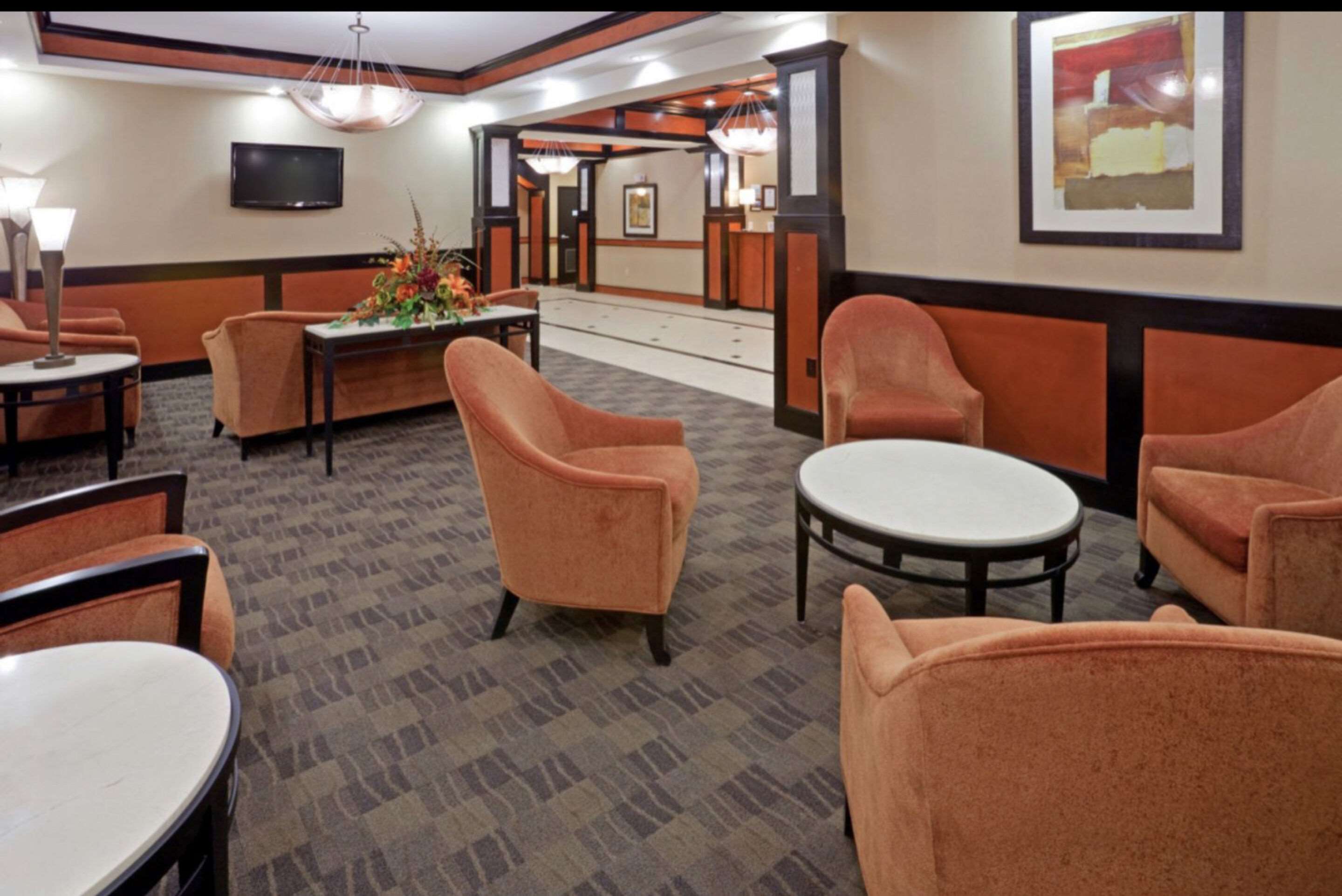 Hotel lobby | Comfort Inn & Suites Dallas Medical - Market Center