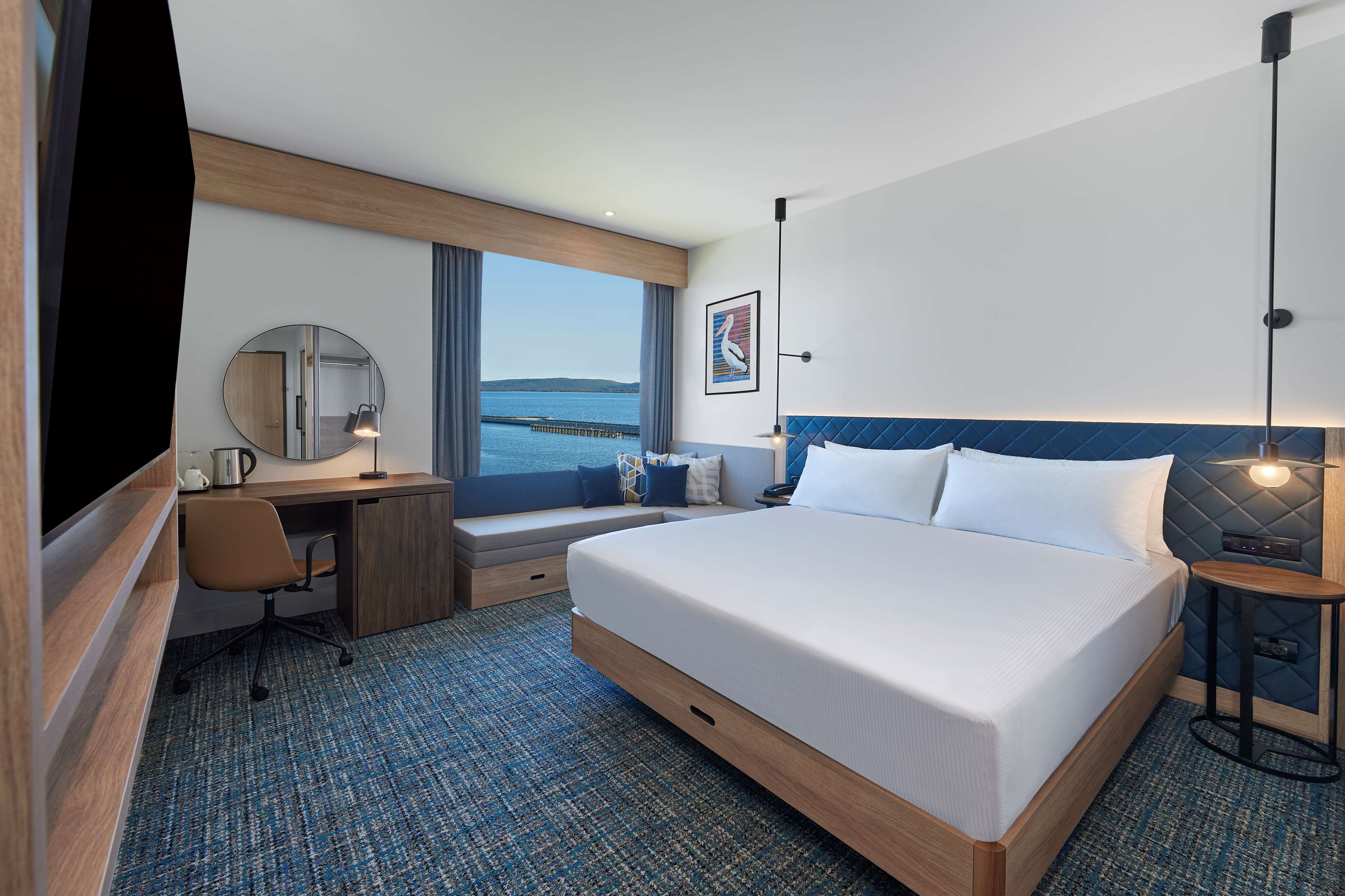 Hilton Garden Inn Albany Room Type - King Room with Partial Harbor View