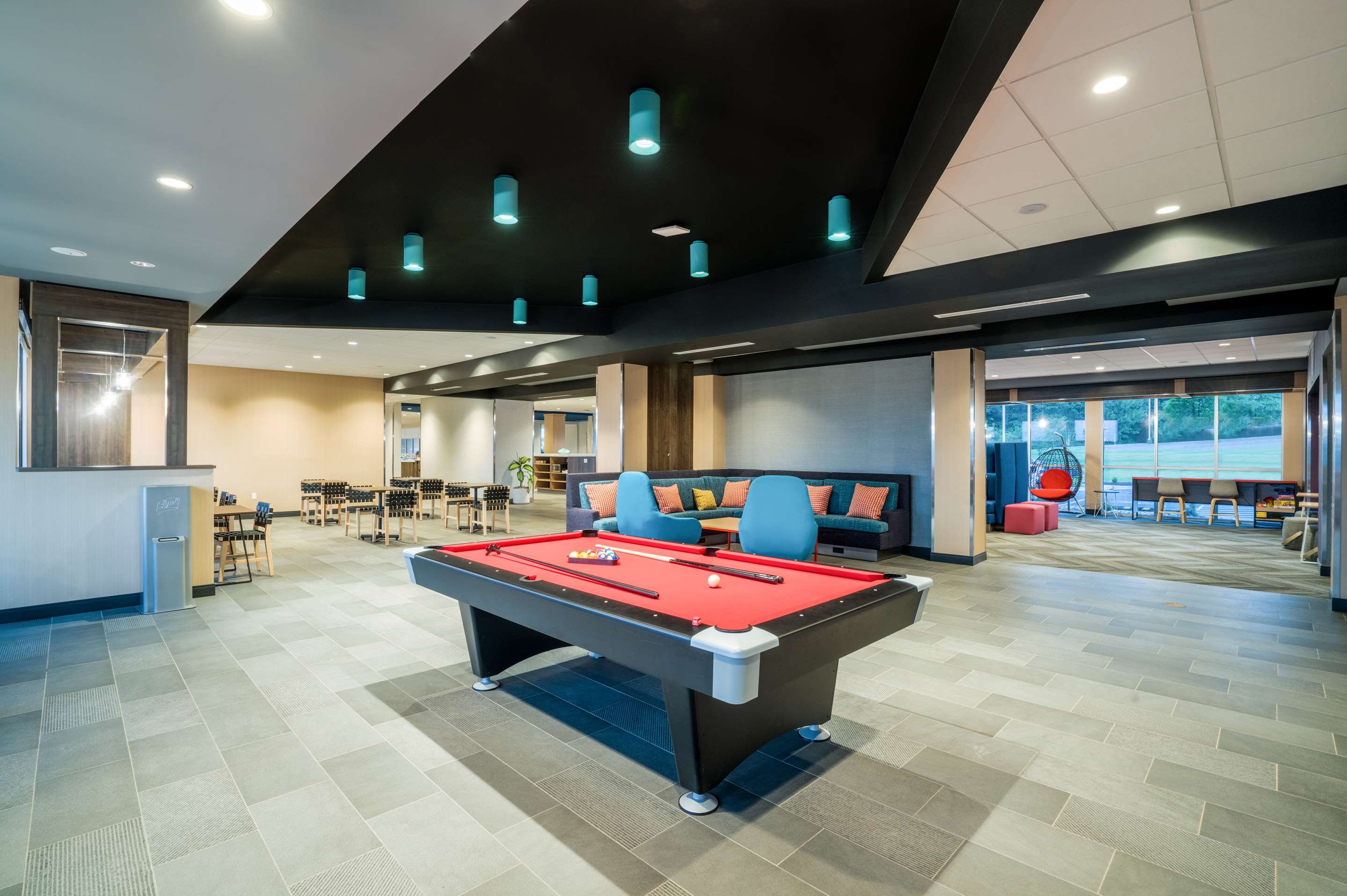 Lobby | Tru by Hilton North Little Rock