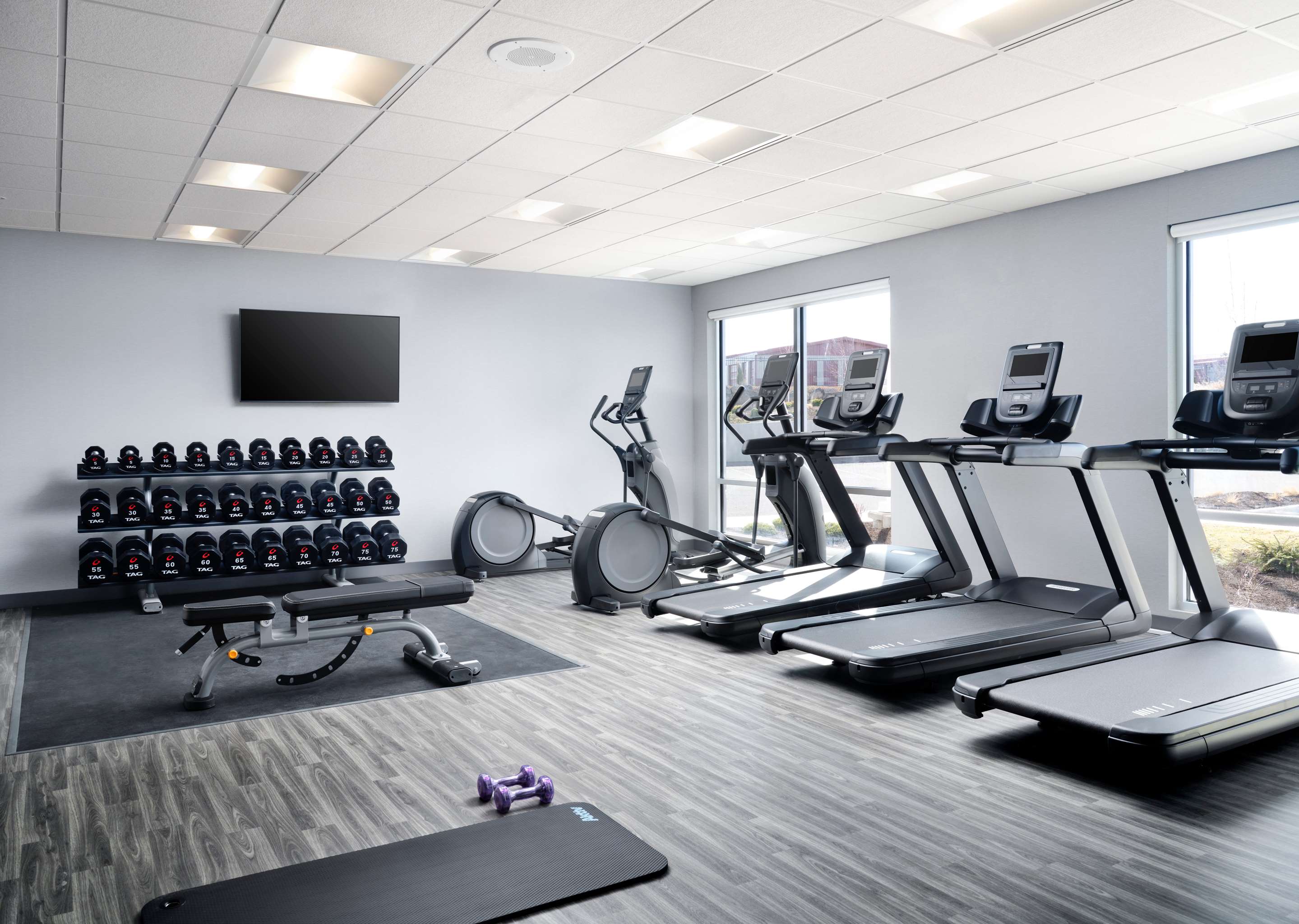 Health club fitness center gym | Hampton Inn Redmond Bend Airport