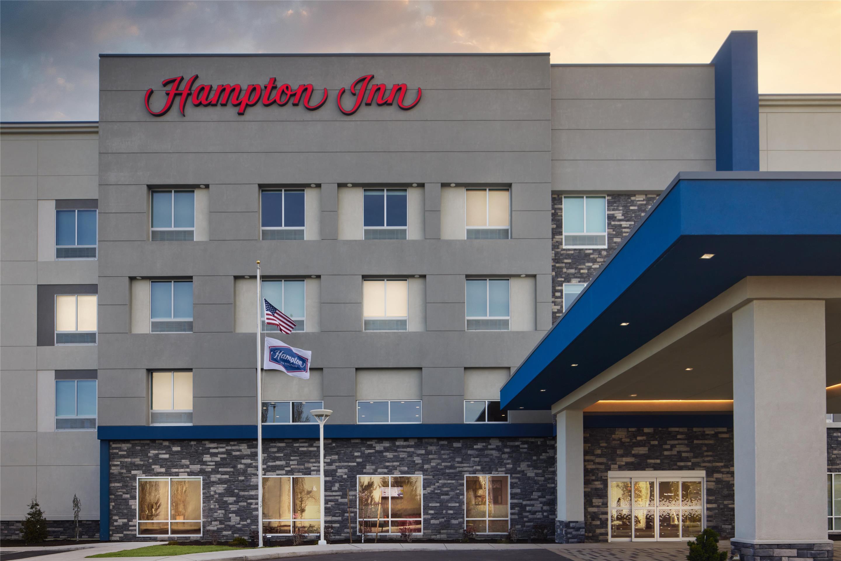 Exterior | Hampton Inn Redmond Bend Airport