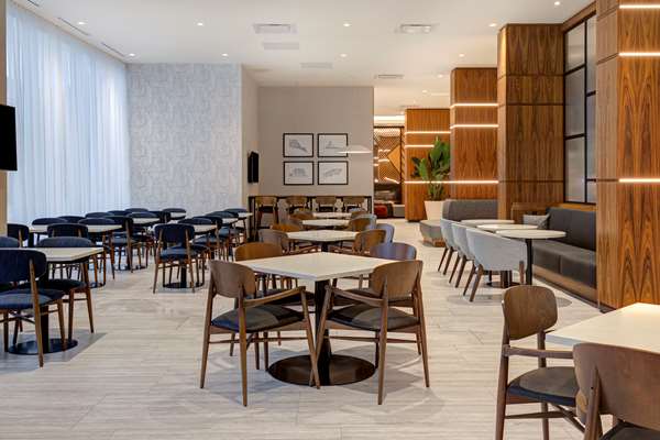 Amenities - Hampton Inn Downtown Montreal