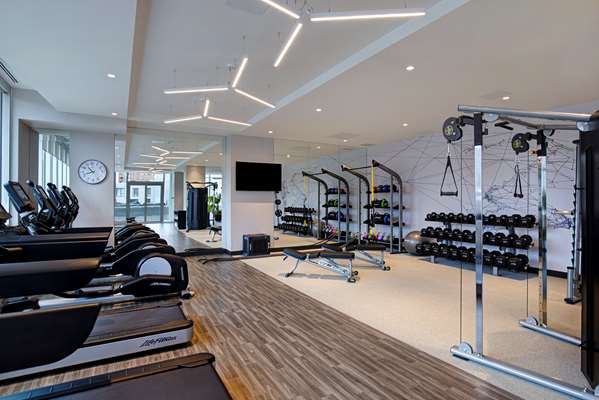 Fitness/ Exercise Room - Hampton Inn Downtown Montreal