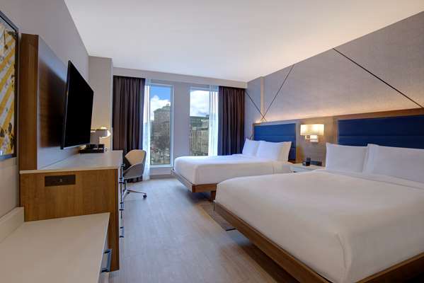  - Hampton Inn Downtown Montreal