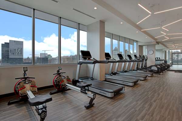 Fitness/ Exercise Room - Hampton Inn Downtown Montreal
