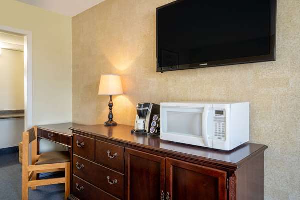  - Thriftlodge North Regina