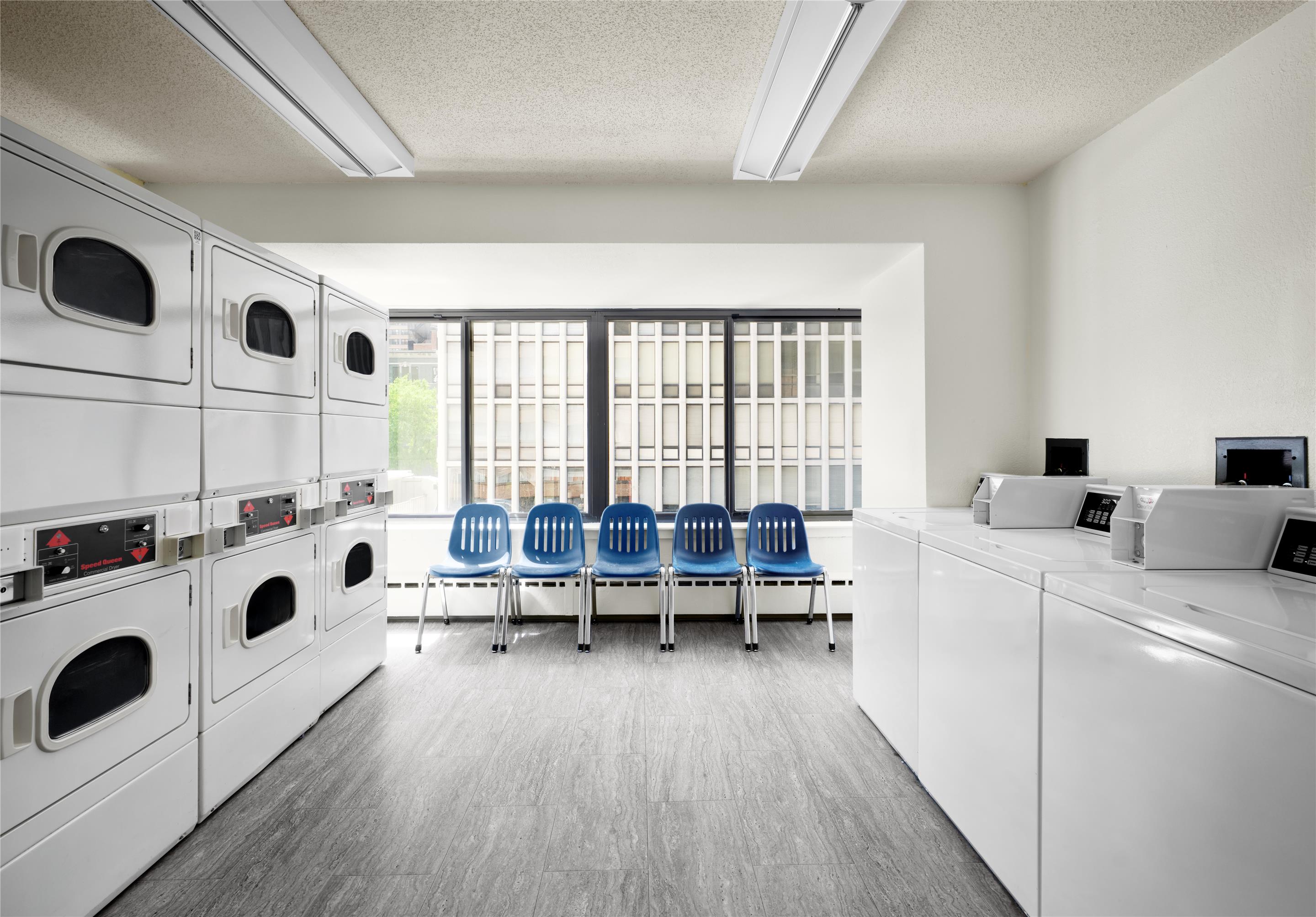 Chicago ES Sonesta guest laundry